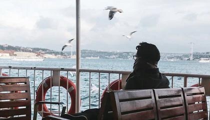 爱游戏登录入口-日本NHK特别报道：伊朗球员雪地控球如舞者，伊朗日本足球