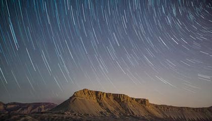 爱游戏体育app-阿尔及利亚队力克南非队，首轮比赛获胜，阿尔及利亚乙组联赛ds